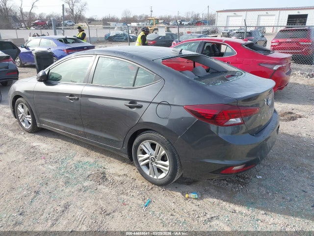 HYUNDAI ELANTRA SEL - 3