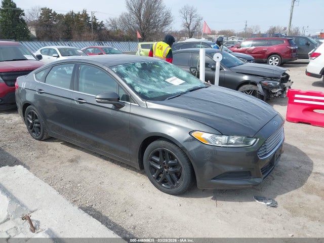 FORD FUSION SE - 1