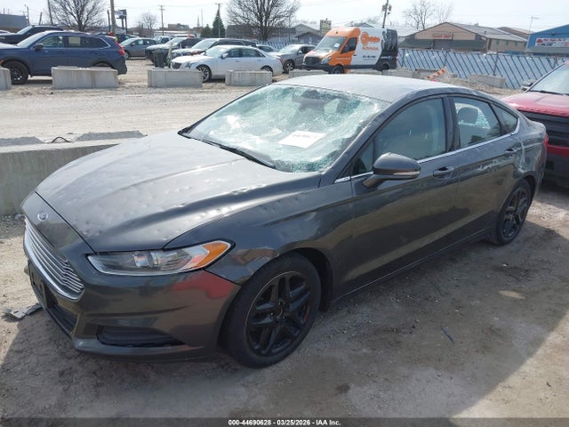 FORD FUSION SE - 2