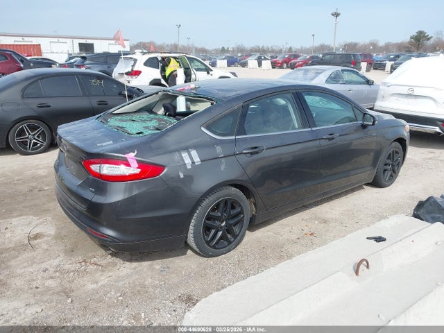 FORD FUSION SE - 4