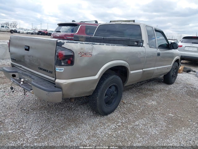CHEVROLET S-10 LS - 4