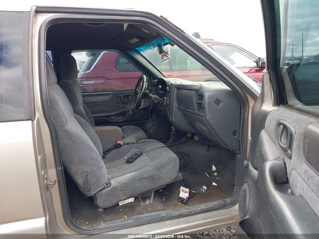 CHEVROLET S-10 LS - 5