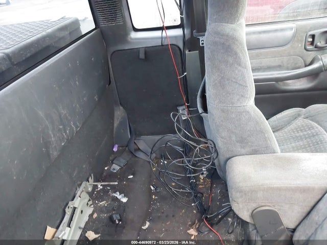 CHEVROLET S-10 LS - 8