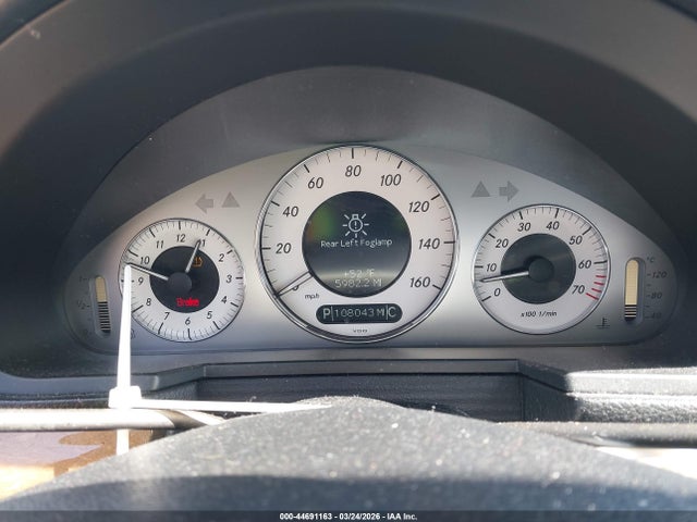 MERCEDES-BENZ E-CLASS - 7