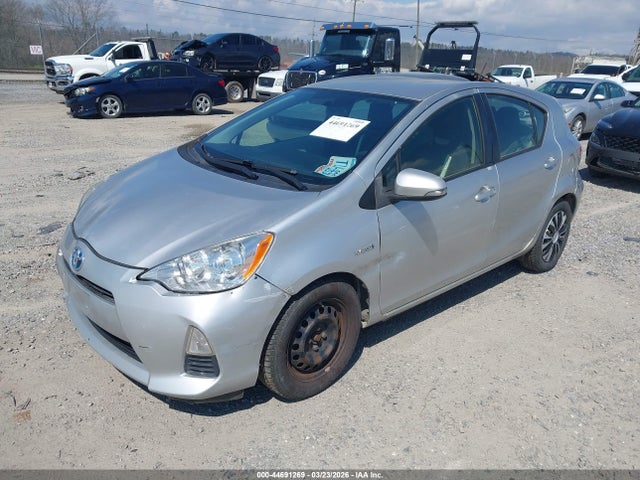 TOYOTA PRIUS C - 2