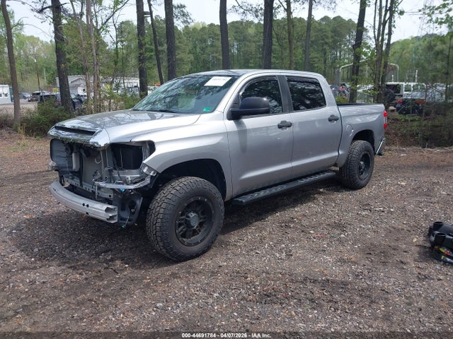 TOYOTA TUNDRA - 2
