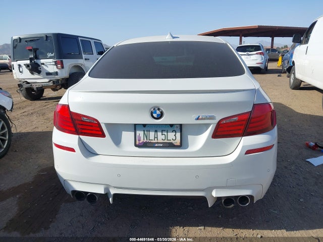 2013 BMW M5 — миниатюра 16