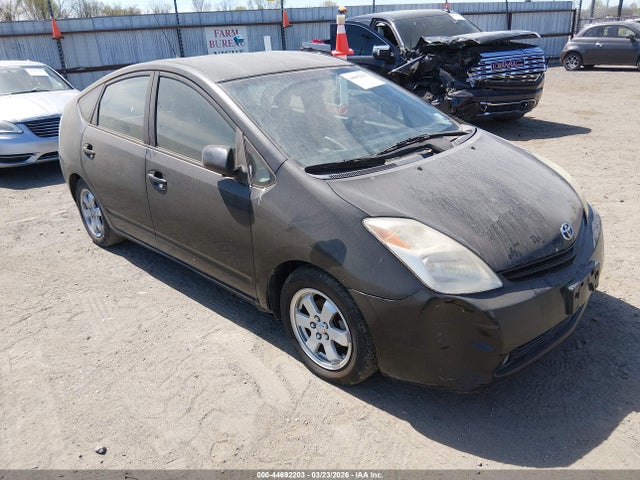 TOYOTA PRIUS - 1