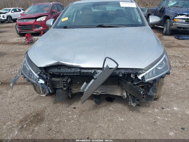 HYUNDAI ELANTRA SEL - 6