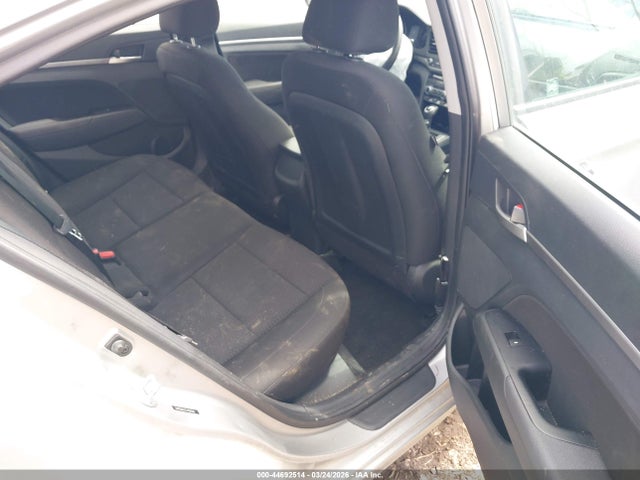 HYUNDAI ELANTRA SEL - 8