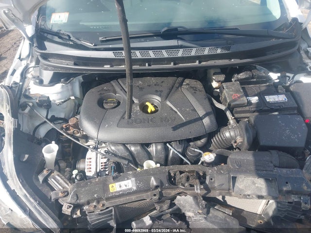 HYUNDAI ELANTRA SE - 10