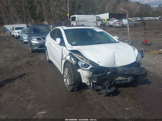 HYUNDAI ELANTRA SE - 1