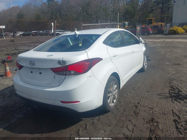 HYUNDAI ELANTRA SE - 4