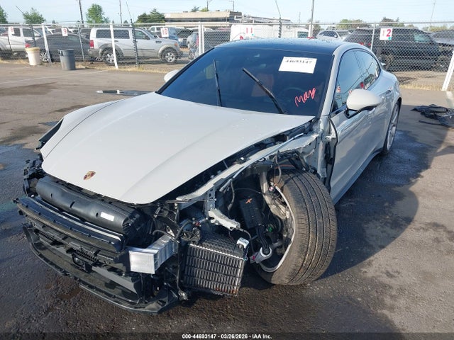 صورة 2 لـ 2025 Porsche PANAMERA 4