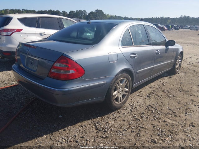 MERCEDES-BENZ E-CLASS - 4