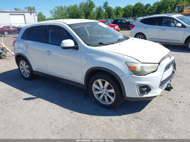 2014 MITSUBISHI OUT ES