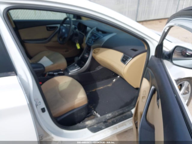 HYUNDAI ELANTRA GLS - 5