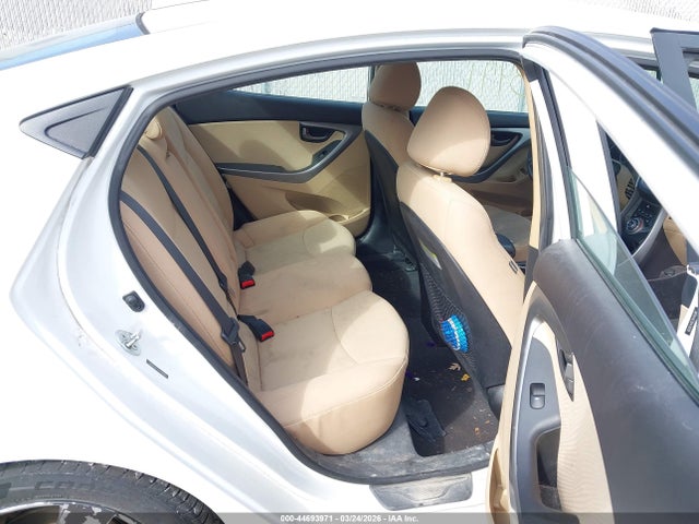 HYUNDAI ELANTRA GLS - 8