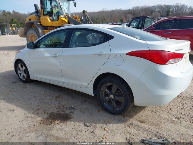 HYUNDAI ELANTRA GLS - 3