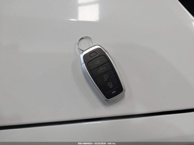 2017 Chrysler 300, VIN: 2C3CCABG7HH593727
