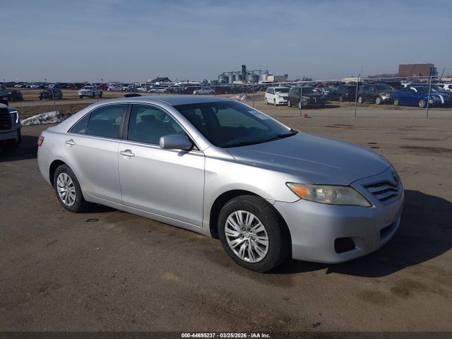 TOYOTA CAMRY - 1