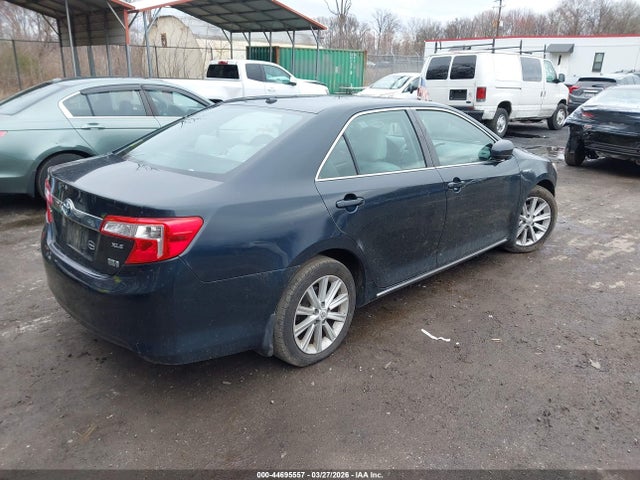 TOYOTA CAMRY - 4