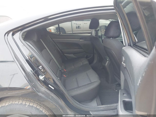 HYUNDAI ELANTRA SE - 8