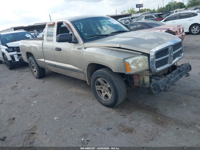 DODGE DAKOTA - 1