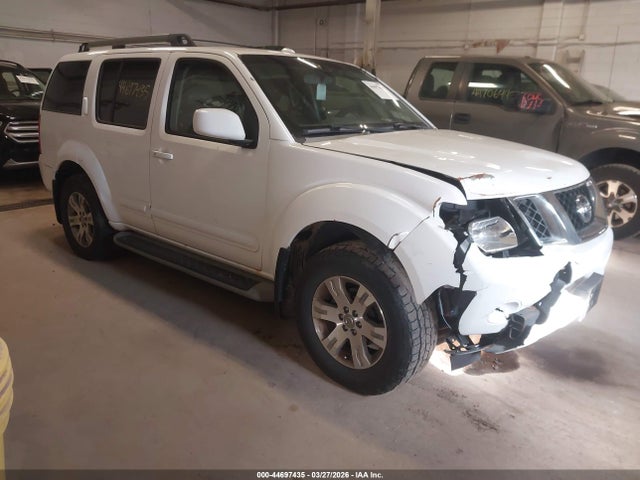 2009 NISSAN PATHFINDE SE