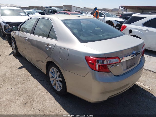 TOYOTA CAMRY - 3