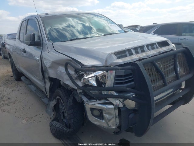 TOYOTA TUNDRA - 1