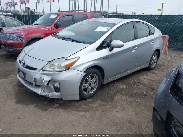 2010 Toyota PRIUS III 照片 2