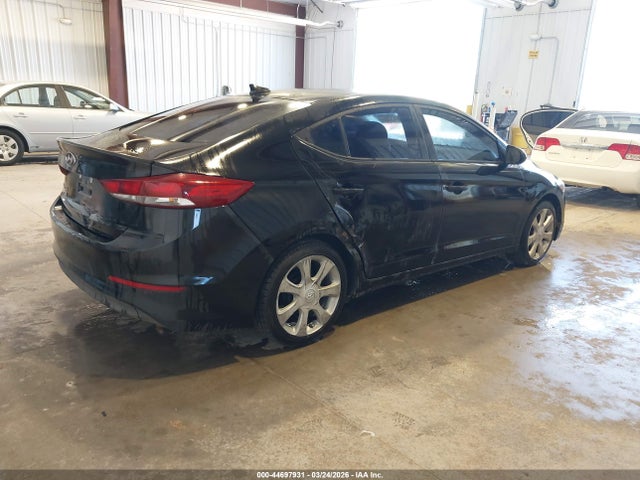 HYUNDAI ELANTRA SE - 4