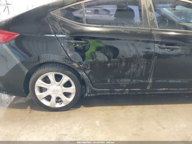 HYUNDAI ELANTRA SE - 6