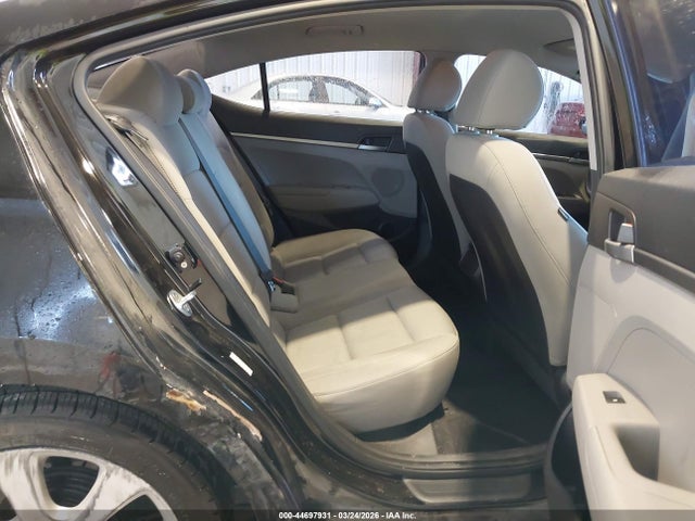 HYUNDAI ELANTRA SE - 8