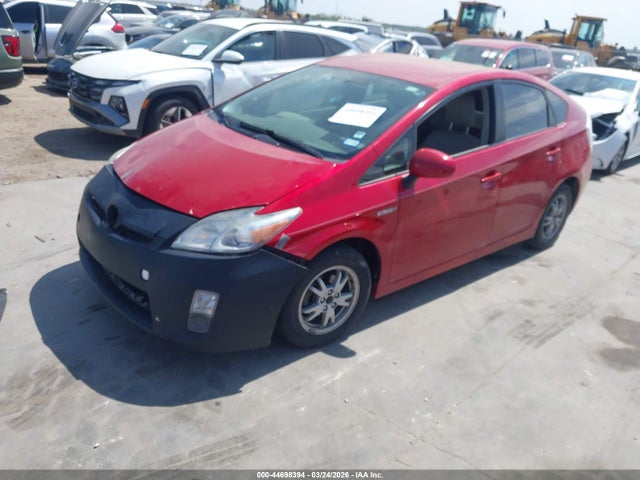 2010 Toyota PRIUS III — фото 2