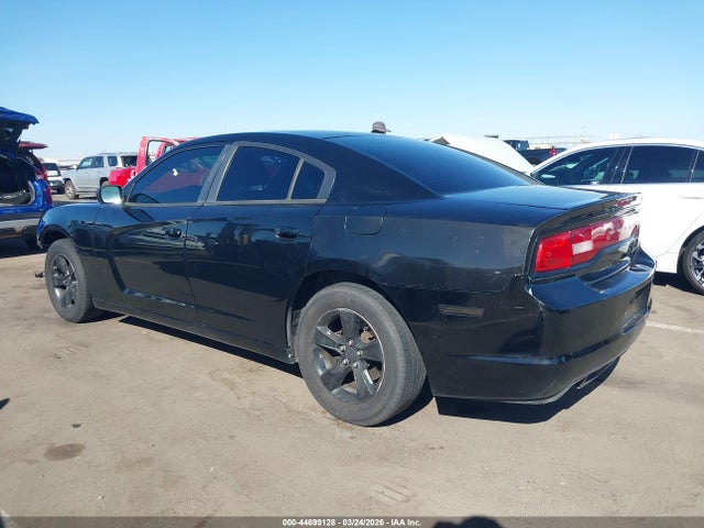 DODGE CHARGER SE - 3