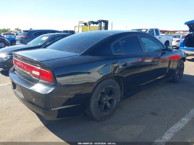 DODGE CHARGER SE - 4