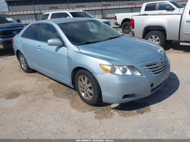 TOYOTA CAMRY - 1