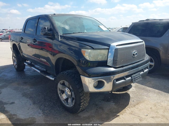 TOYOTA TUNDRA - 1