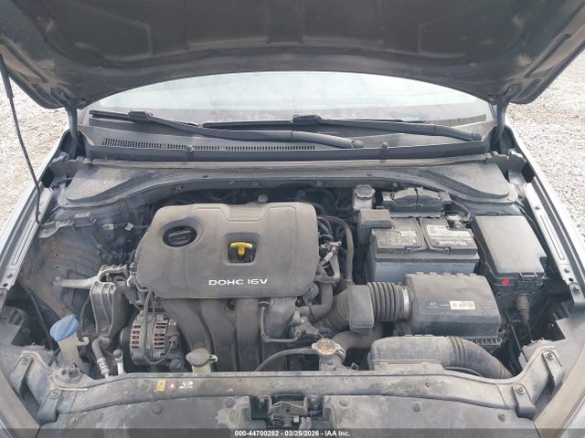 HYUNDAI ELANTRA VALUE EDITION - 10