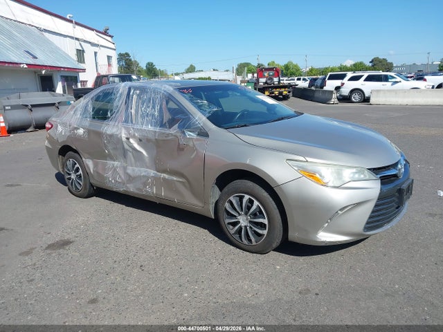 2015 TOYOTA CAMRY LE