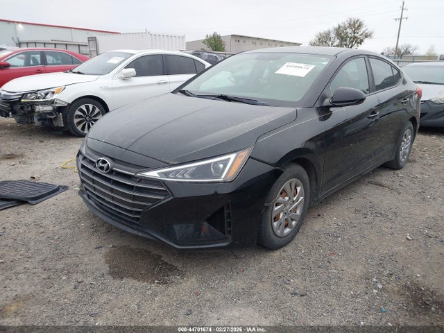 2019 Hyundai ELANTRA SE photo 2