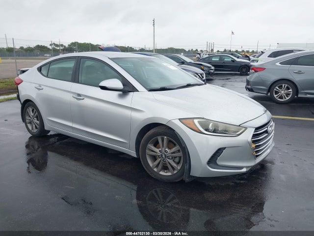 HYUNDAI ELANTRA SE - 1