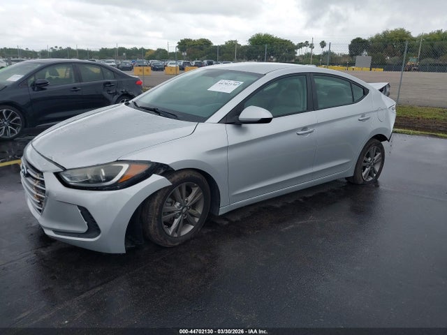 HYUNDAI ELANTRA SE - 2