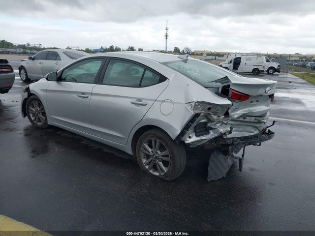 HYUNDAI ELANTRA SE - 3