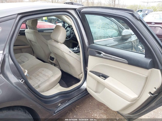 FORD FUSION SE - 8