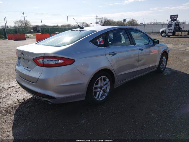 FORD FUSION SE - 4