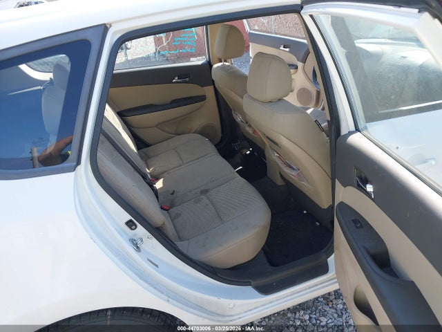 HYUNDAI ELANTRA TOURING GLS - 8