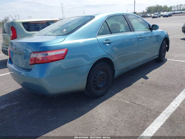 TOYOTA CAMRY - 4